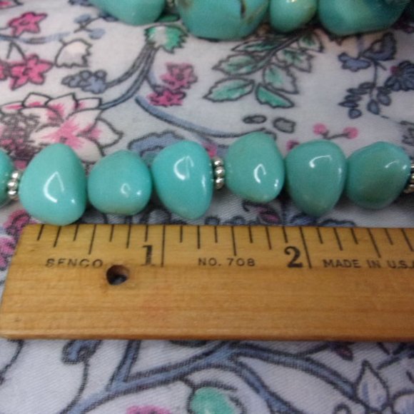 Avon Chunky  Faux Turquoise Bead Necklace 18" - 22" L - Picture 5 of 8